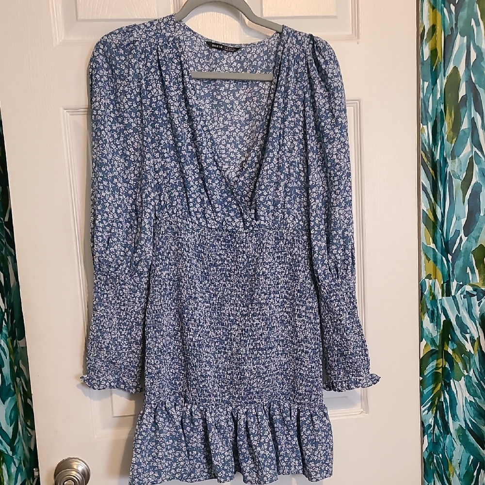 SHEIN Blue Floral Long Sleeve Smocked Mini Dress